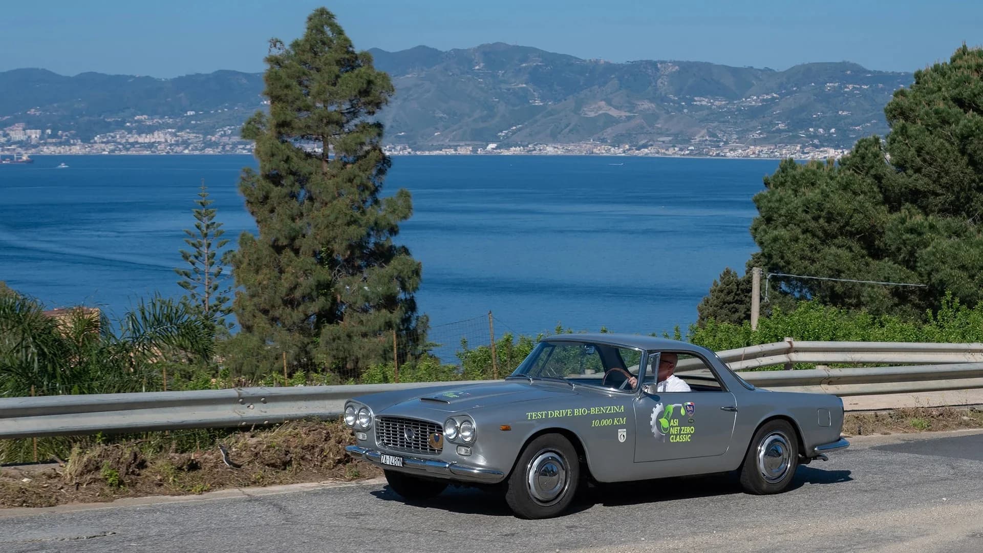 Gran Tour delle Calabrie, oggi l’ultimo atto: le auto storiche salutano la Calabria dopo quattro giorni di viaggio